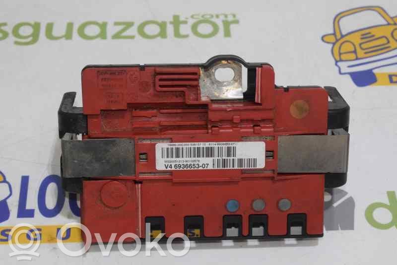 BMW 1 E81 E87 Fuse module 