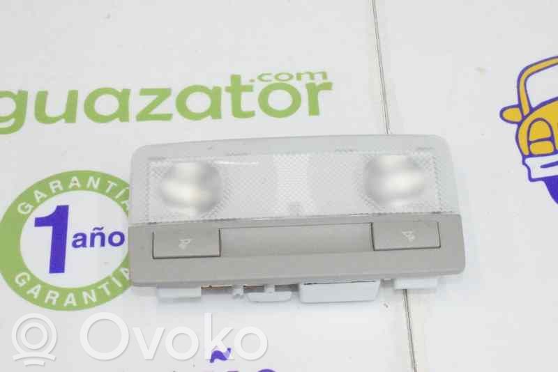 Etuistuimen valo   22774329,13579316