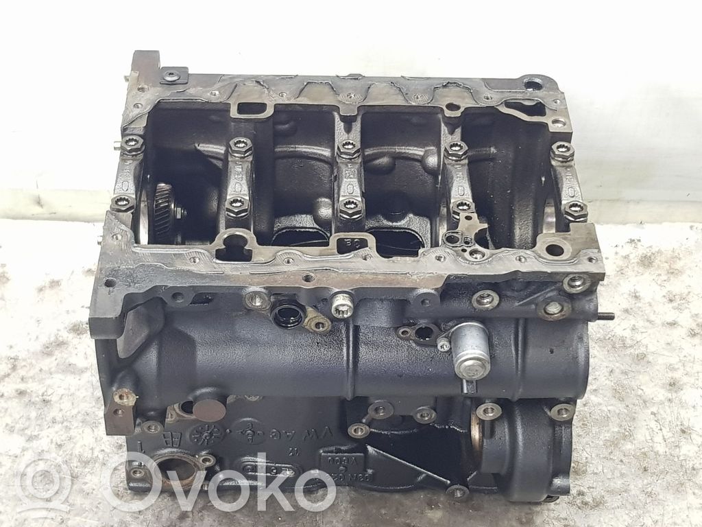 Blok silnika   03N023C,04L100037A
