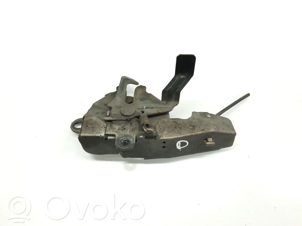 Toyota Prius (NHW20) Konepellin lukituksen vastakappale 