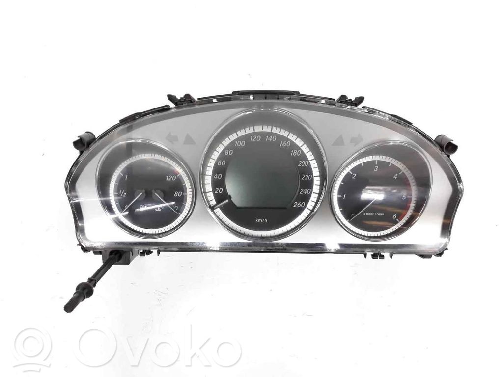 Mercedes-Benz GLK (X204) Vitezometru (grup de instrumente)