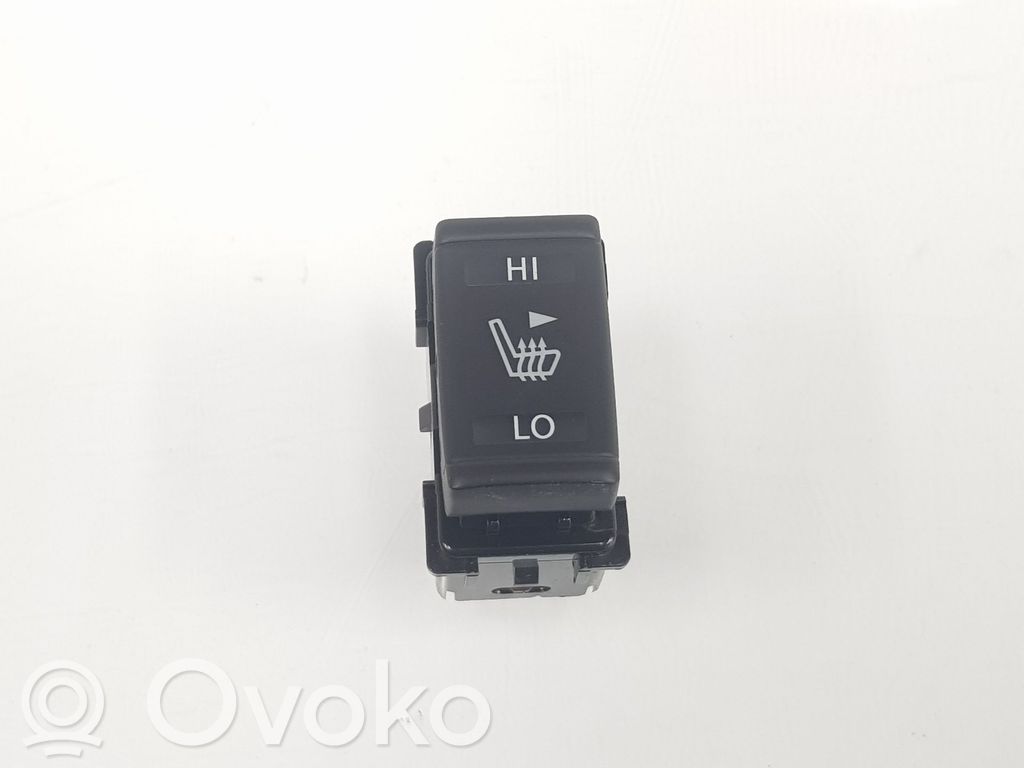 Nissan Navara Altri interruttori/pulsanti/cambi
