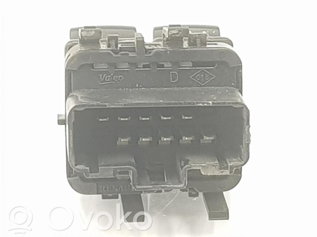 Comutator comandă geamuri electrice   8200476806,8200476806