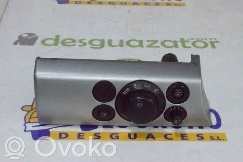 Opel Astra H Light switch 