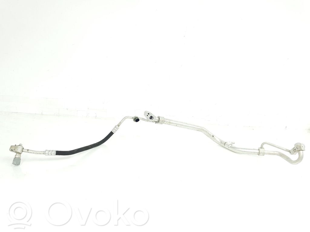 BMW X3 G01 Ilmastointilaitteen putki (A/C) 