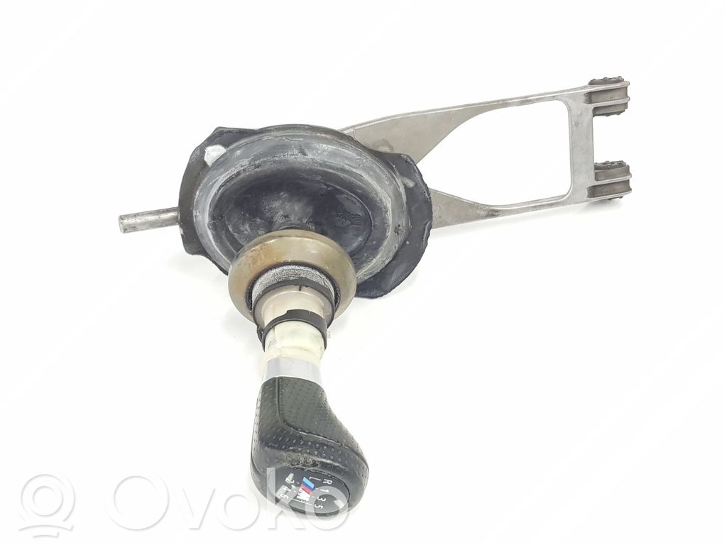 BMW 1 E81 E87 Pavarų perjungimo mechanizmas (kulisa) 