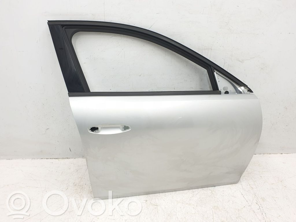 Opel Astra L Puerta delantera 