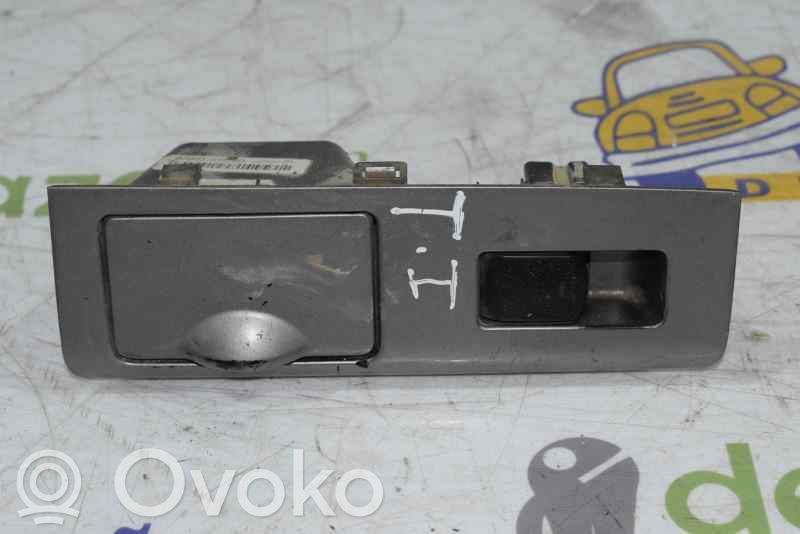 Nissan Navara Electric window control switch 