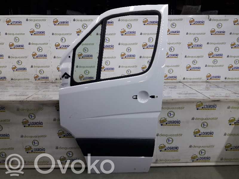 Puerta delantera   A9067200005,A9067200005,BLANCA