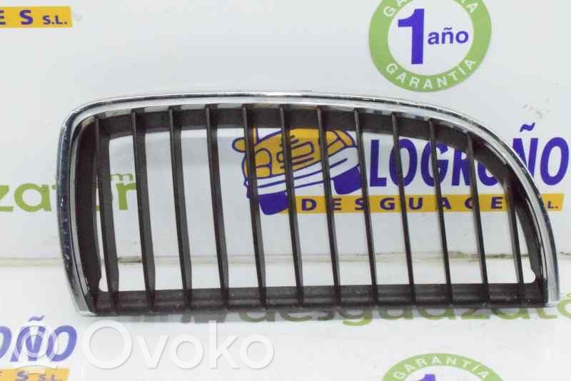 Grille de calandre avant   51137120008,51137120008