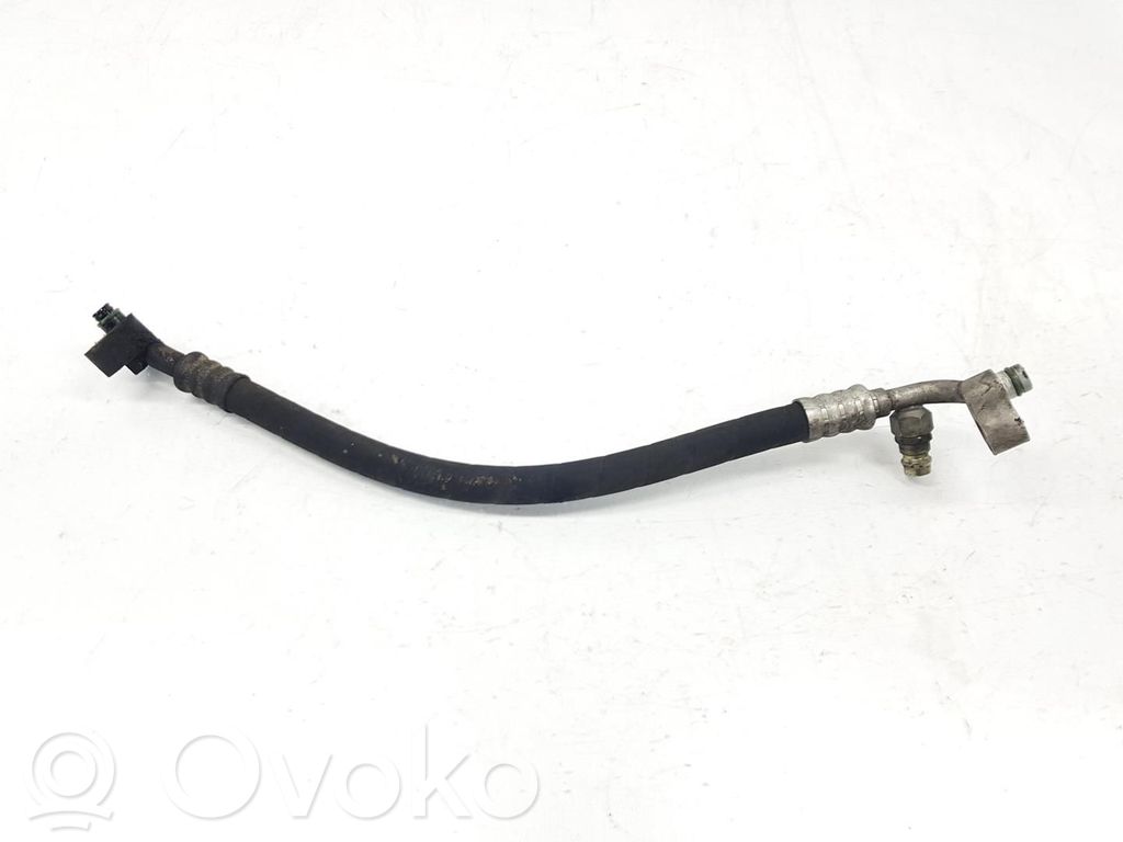 BMW 3 E46 Ilmastointilaitteen putki (A/C) 