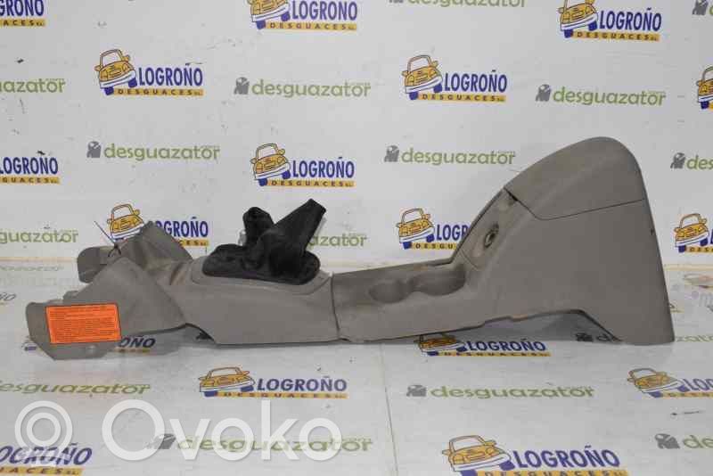 Mitsubishi L200 Podłokietnik tunelu środkowego 