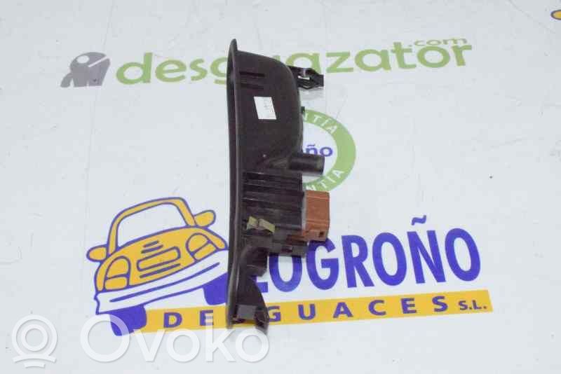 Comutator comandă geamuri electrice   8200220507,8200220507