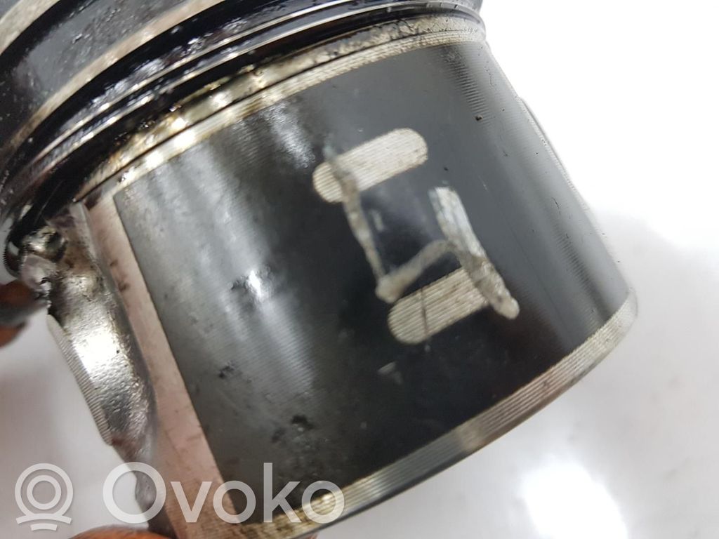 Ford Focus C-MAX Piston 