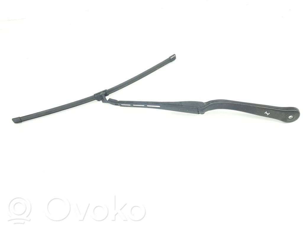 BMW 3 E90 E91 Front wiper blade arm 