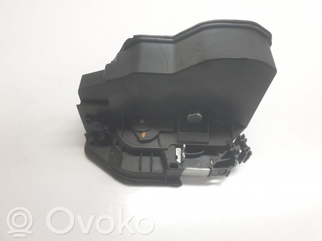 BMW 3 F30 F35 F31 Takaoven lukko