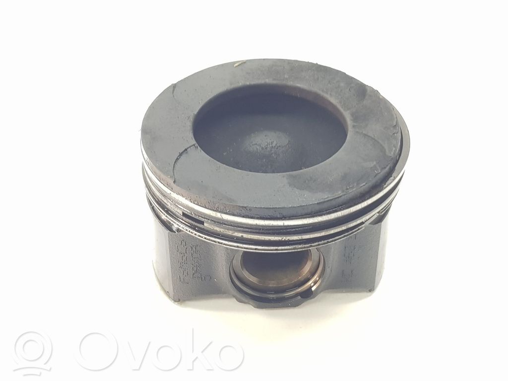 Ford Ranger Piston with connecting rod 