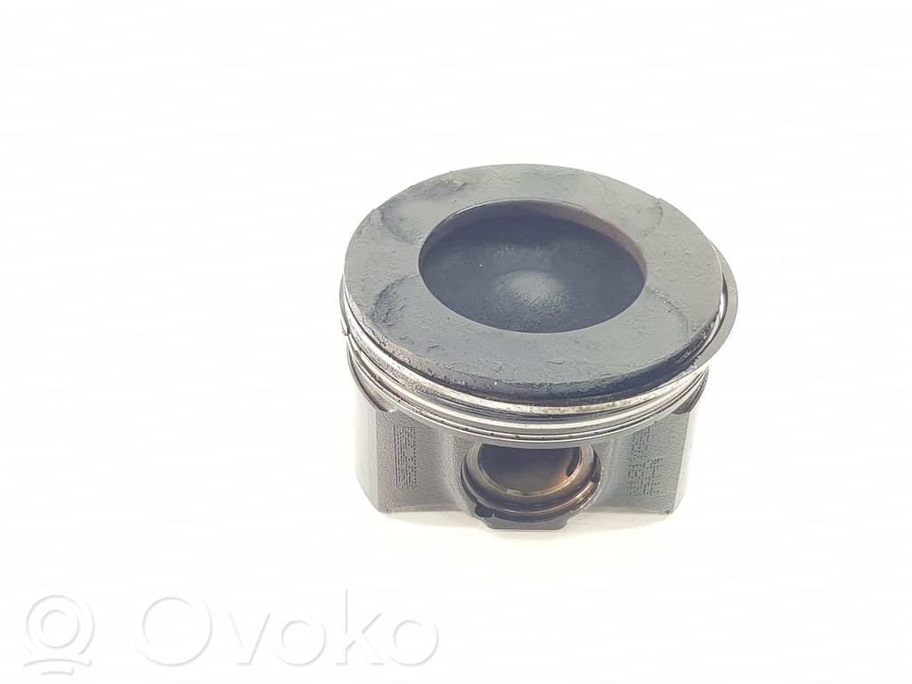 Ford Ranger Piston with connecting rod 