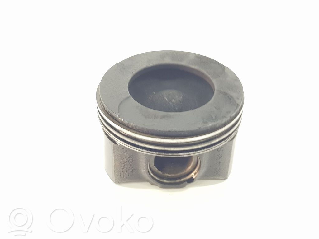 Ford Ranger Piston with connecting rod 