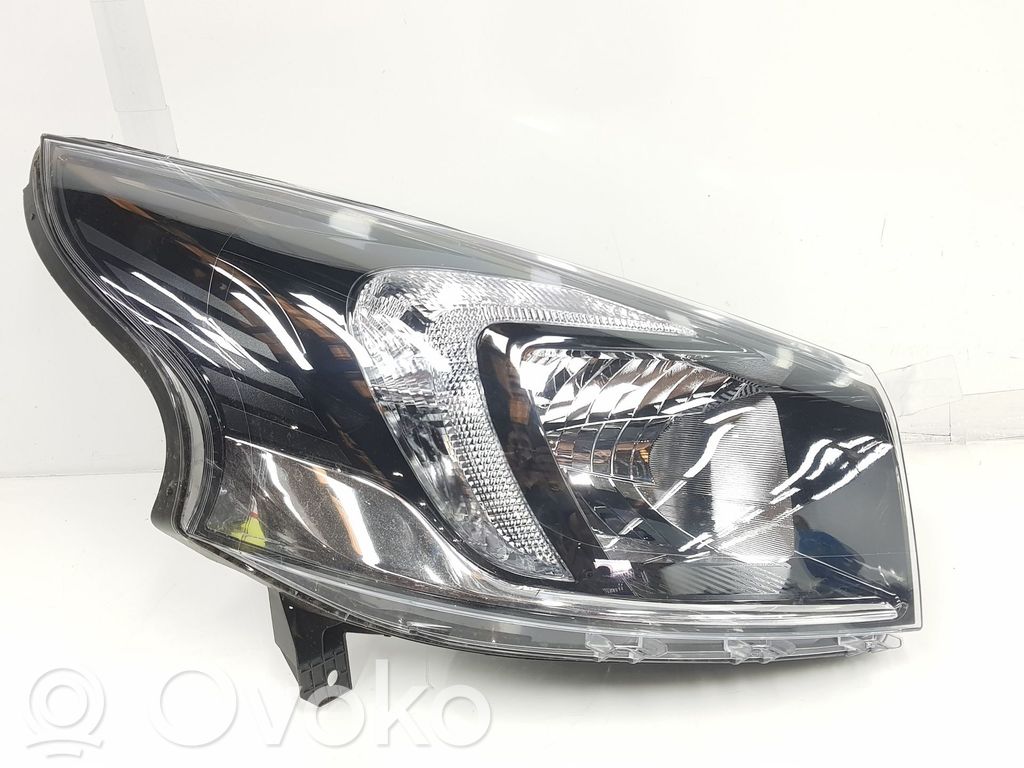 Renault Trafic III (X82) Far 