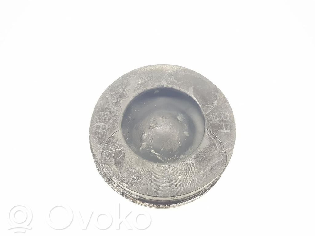 Subaru Legacy Piston 