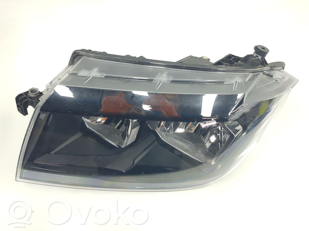 Volkswagen Crafter Lampa przednia 