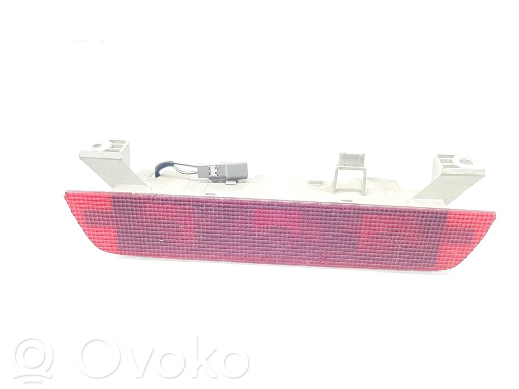 Toyota Land Cruiser (HDJ90) Troisième feu stop