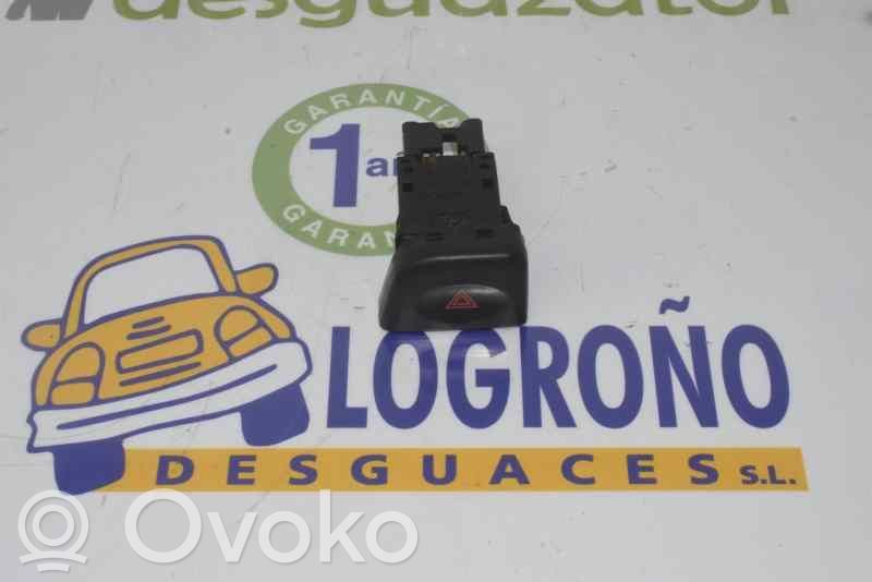 Przycisk świateł awaryjnych   252904W300,252904W300