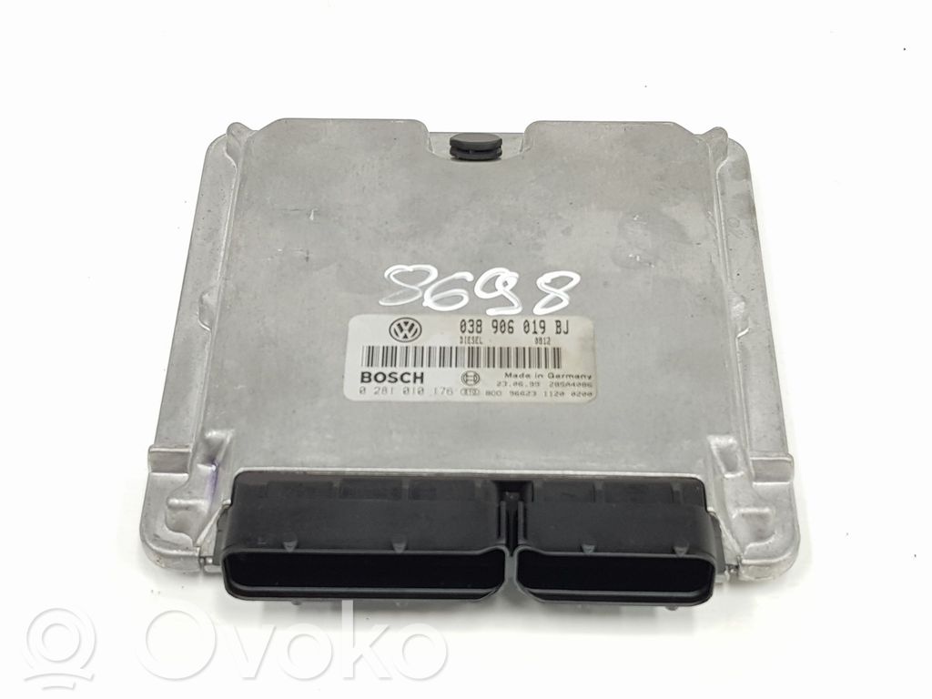 Volkswagen PASSAT B5 Unitate/modul de control motor