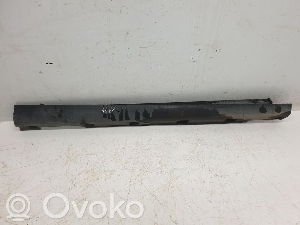Ford Focus Slenksčio dalis 