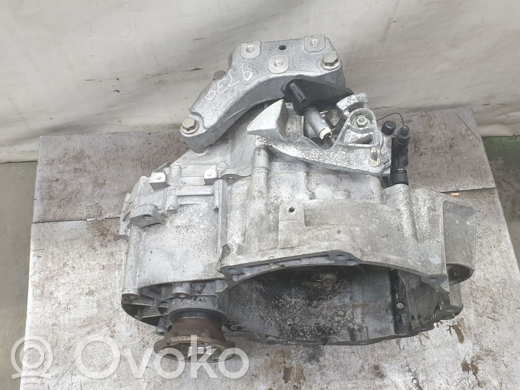 Volkswagen PASSAT B6 Cutie viteze manuală cu 5 trepte