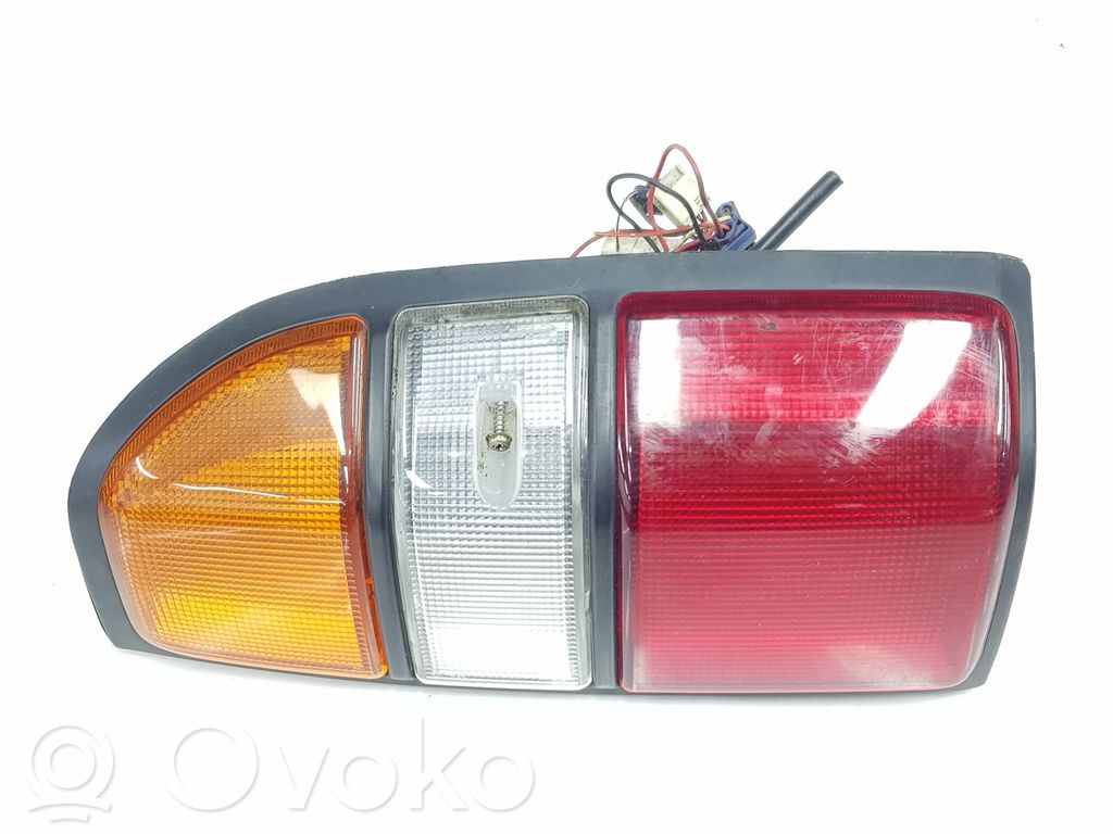 Toyota Land Cruiser (HDJ90) Lampa tylna 