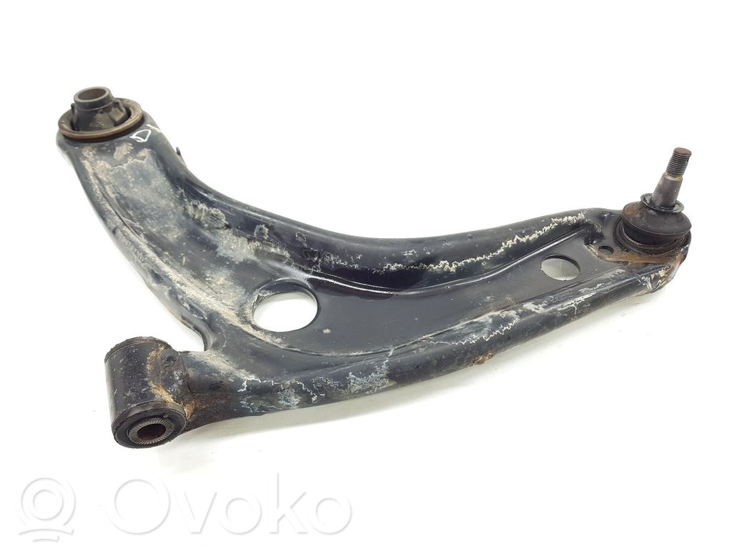 Toyota Yaris Basculă inferioară față