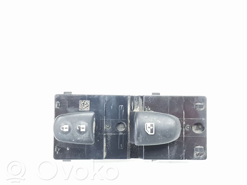 Nissan Qashqai Przyciski szyb 