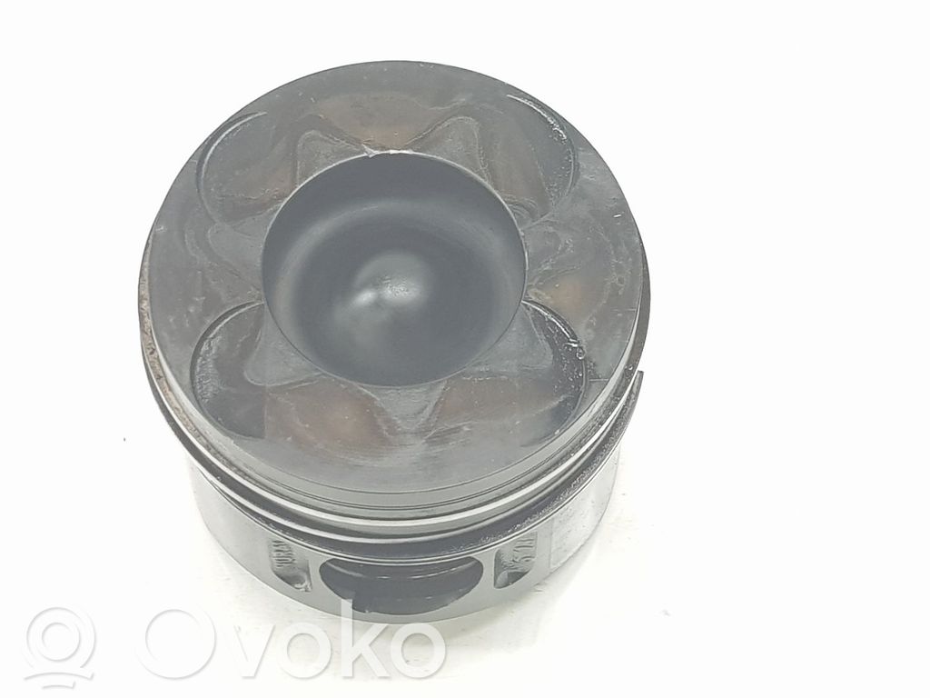 Mercedes-Benz Sprinter W906 Piston 