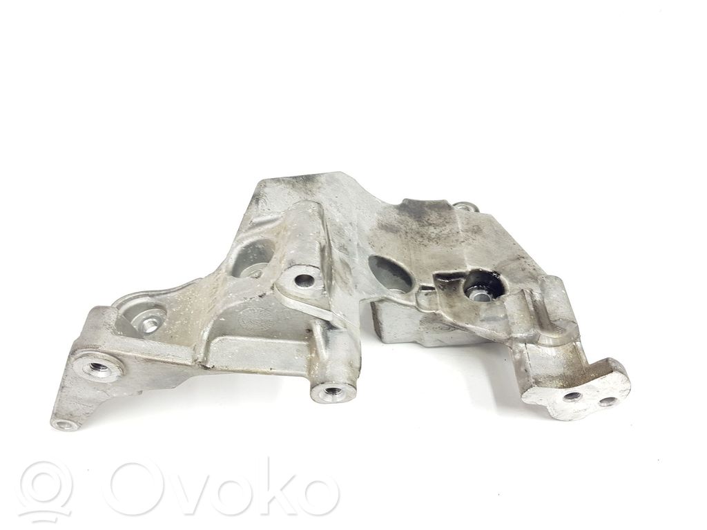 Hyundai Tucson TL Generator/alternator bracket 