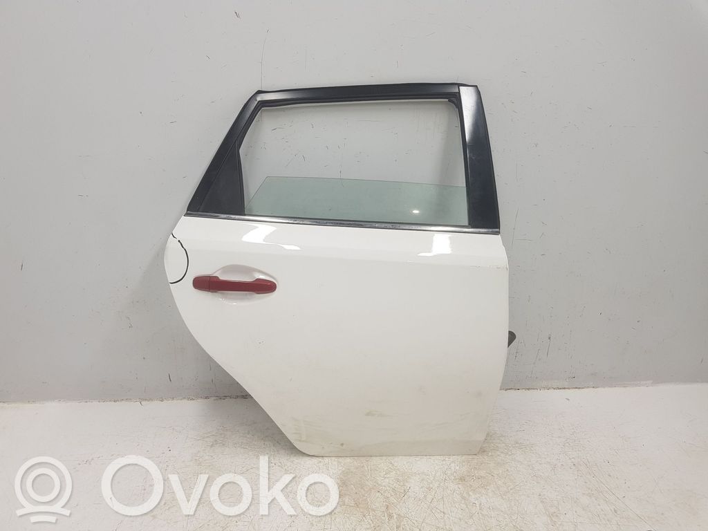 Toyota Auris E180 Puerta trasera 