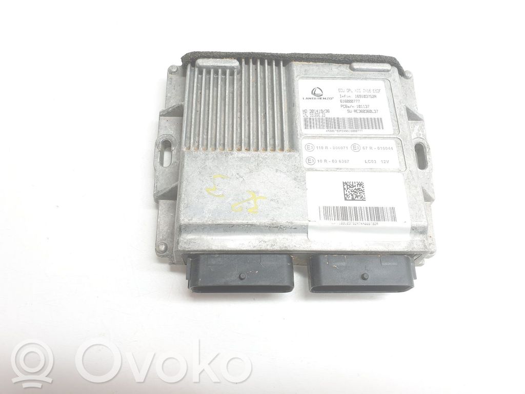Dacia Sandero III Engine control unit/module 