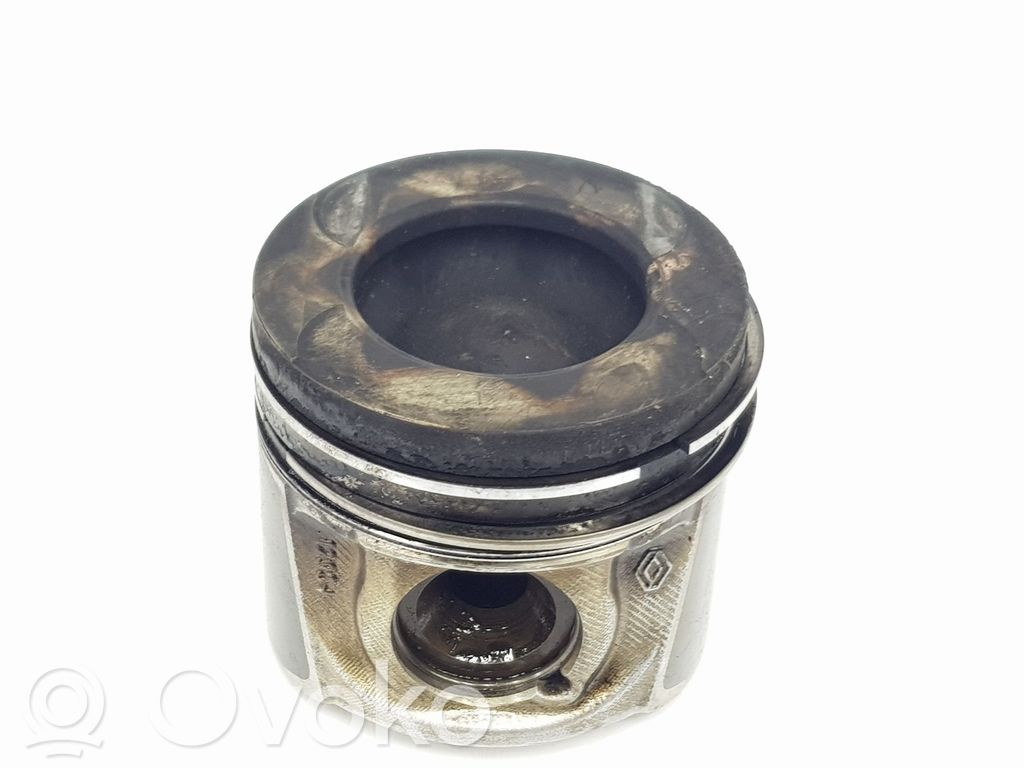 Renault Master III Piston 