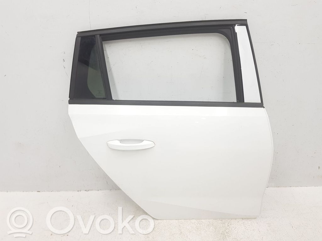 Opel Astra L Puerta trasera 