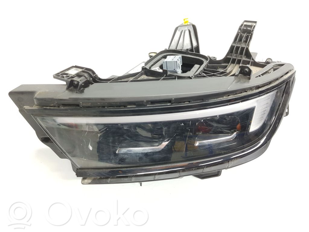 Opel Astra L Faro/fanale 