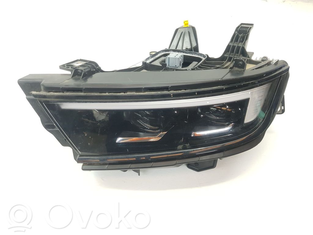Opel Astra L Faro/fanale 