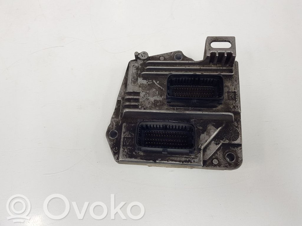 Opel Astra H Unidad de control/módulo del motor 