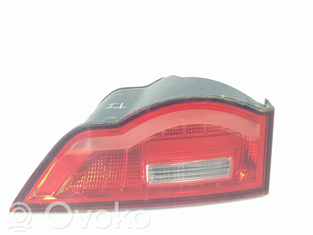 Jaguar F-Pace Lampă spate în capacul portbagajului 
