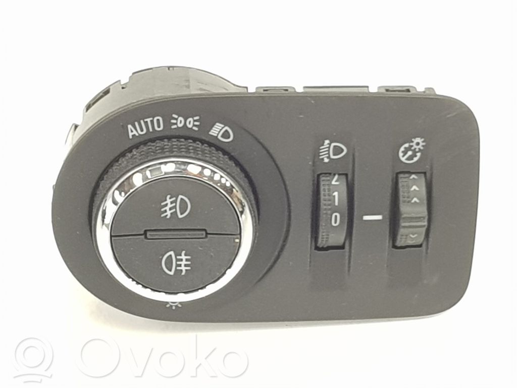 Opel Crossland X Valokatkaisija 