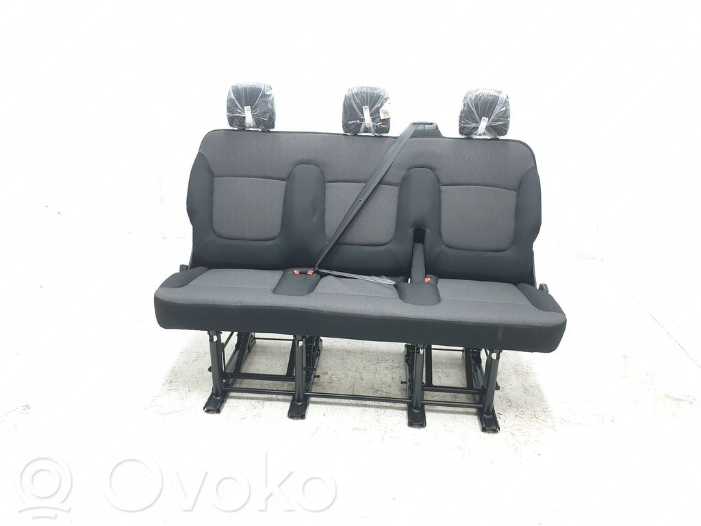 Renault Trafic III (X82) Al treilea rând de scaune 