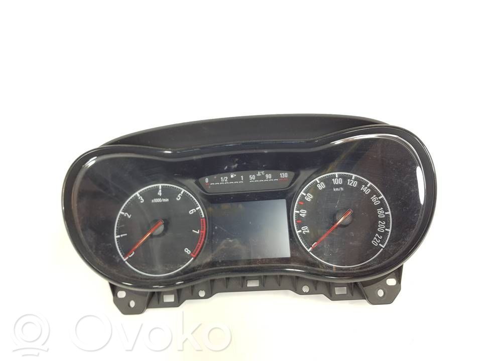 Opel Corsa E Geschwindigkeitsmesser Cockpit