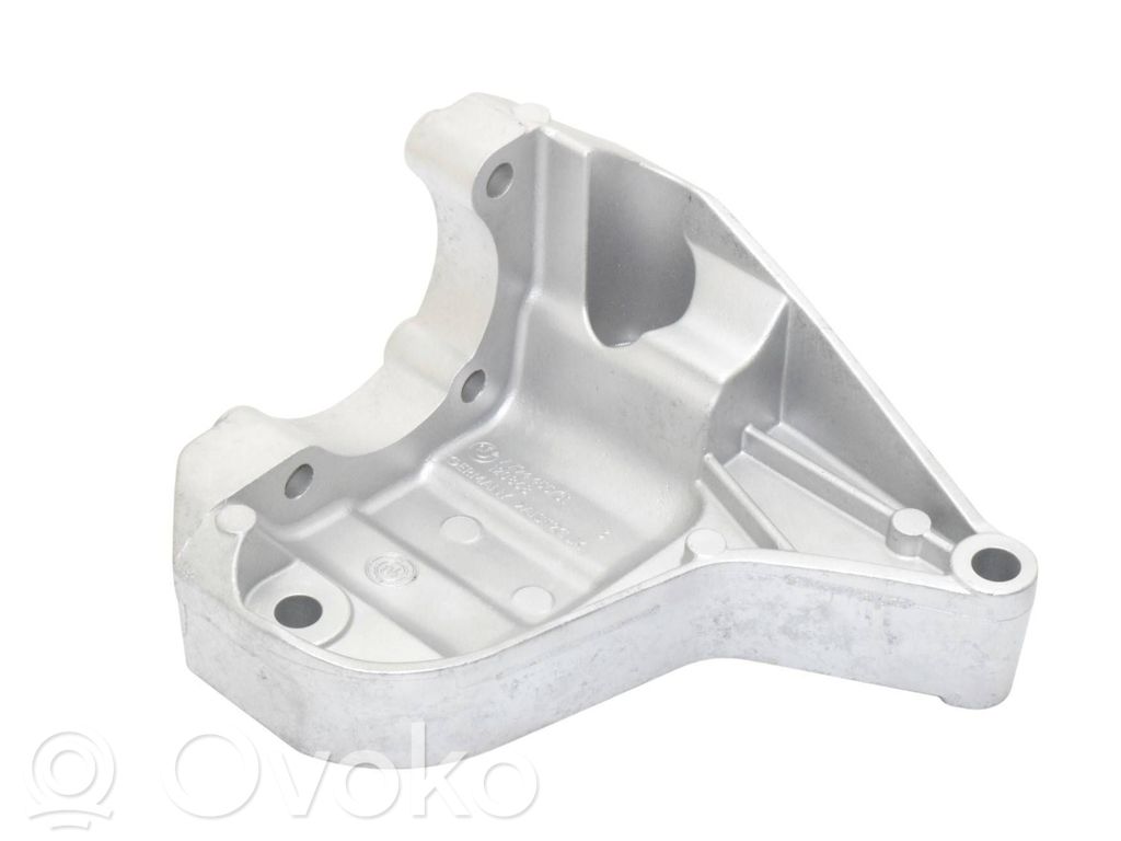 BMW 1 E81 E87 Power steering pump mounting bracket 