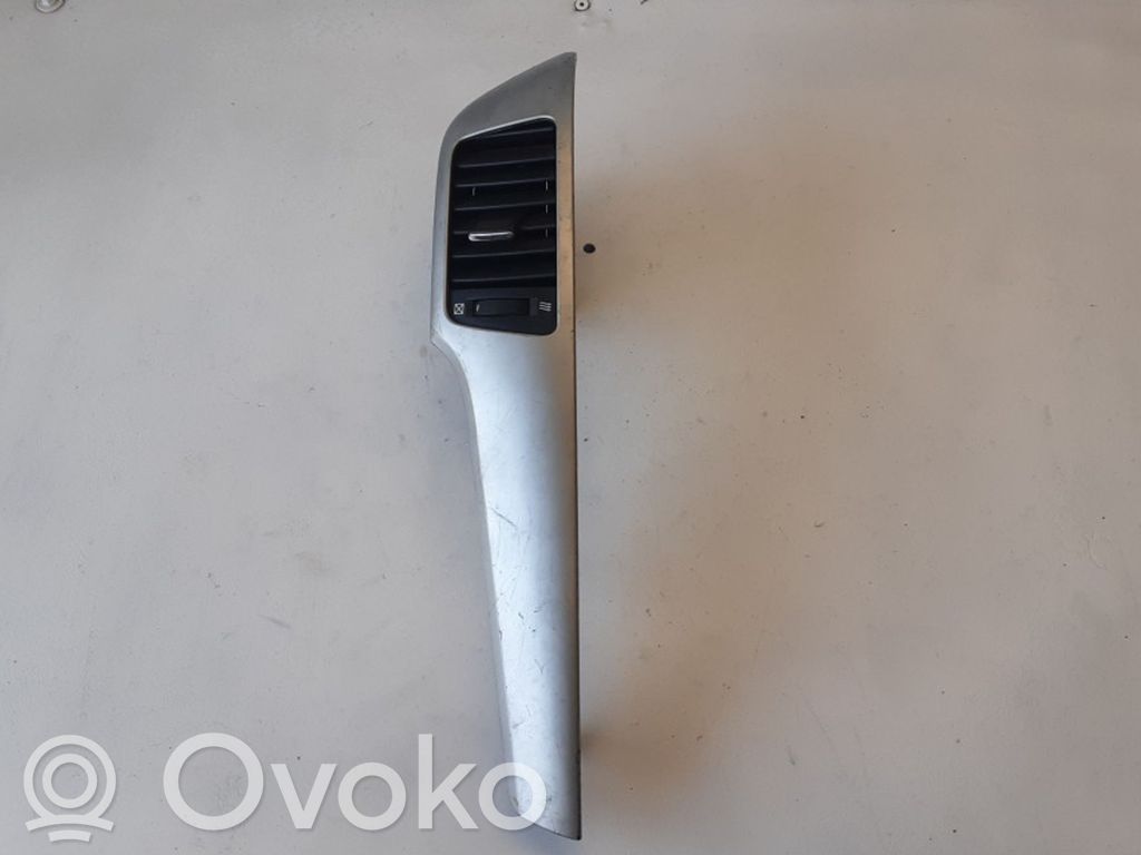 Chevrolet Captiva Dysze / Kratki środkowego nawiewu deski rozdzielczej 