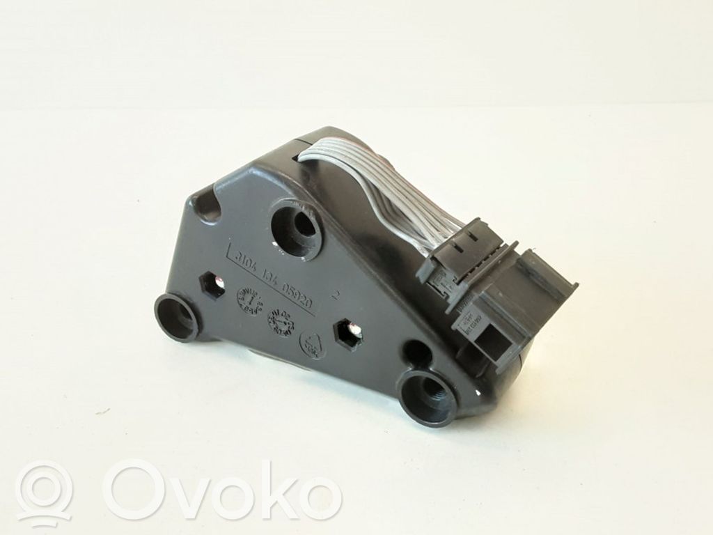 Volkswagen Golf V Endstufe Audio-Verstärker 